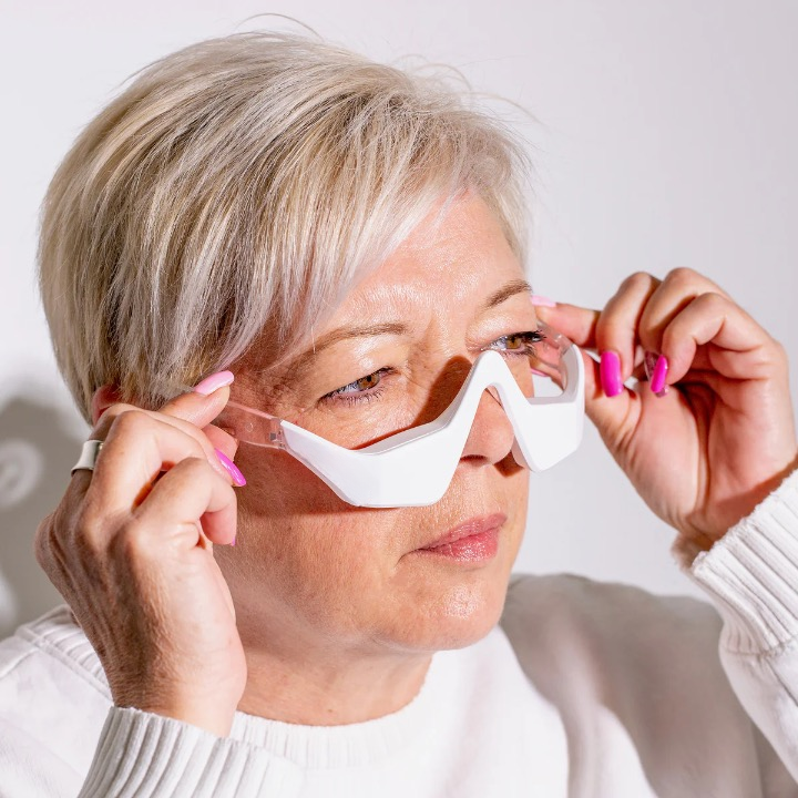 Under-Eye Red Light Therapy